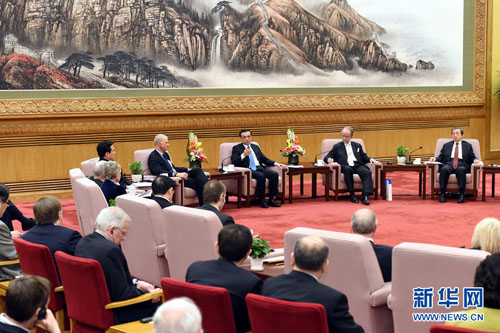 李克强同外国专家举行新春座谈会