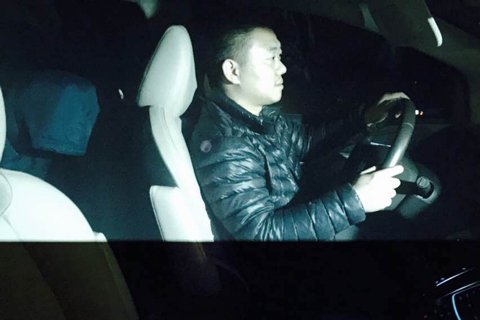 房祖名今日凌晨刑满获释 为躲采访飞车闯红灯