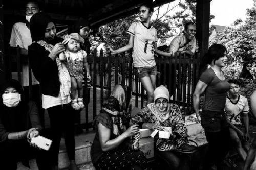 世界新闻摄影比赛2015荷赛奖揭晓 中国摄影师蔡圣相凭《卖牛集市》获得一等奖【图】