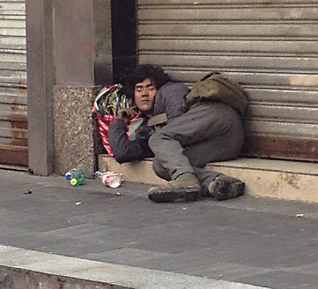 乞丐版“彭于晏”