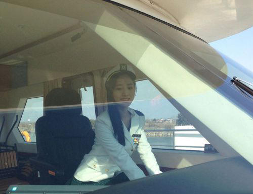 “航海”女神网络走红曾逃课玩游戏