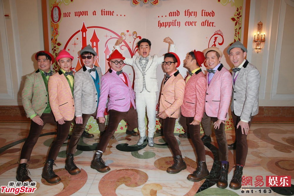 王祖蓝李亚男在迪士尼办童话式婚宴 否认婚礼赚二百万