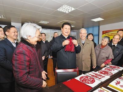 习近平春节前夕赴陕西看望慰问广大干部群众 