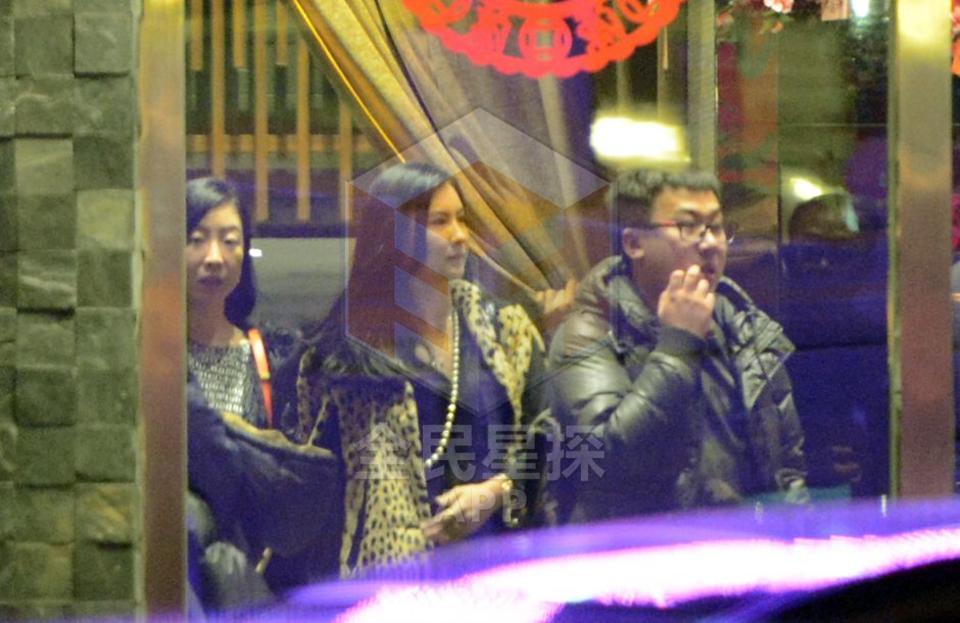 曝张柏芝与孙东海外出的照片 疑似俩人恋情曝光