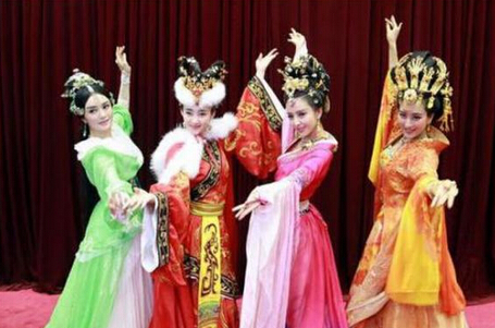 四美将上元宵晚会 