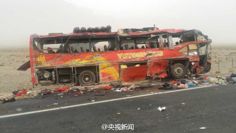 巴楚县客车发生侧翻 造成22人死亡38人受伤