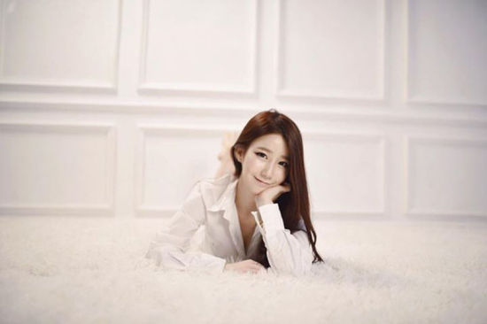 韩国雪肌女实习老师网络上走红 雄伟豪乳于一身