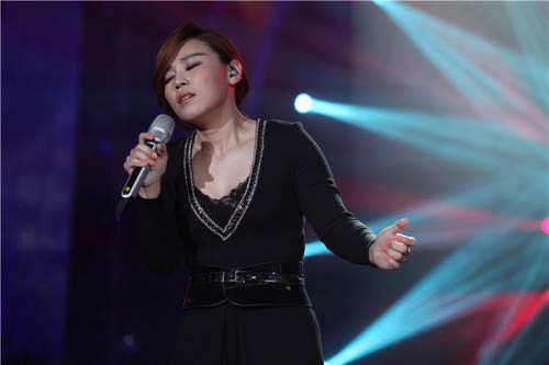 《我是歌手》谭维维夺冠 “铁肺女王”李佳薇踢馆失败