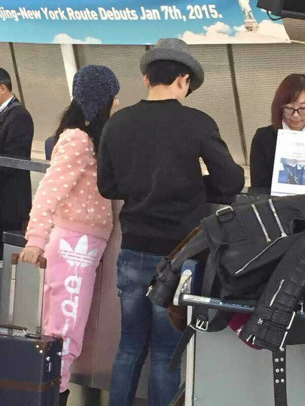 谢娜与张杰现身机场 小腹明显凸起疑怀孕【图】