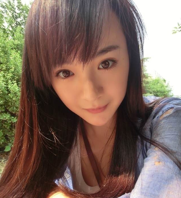 北影学霸校花 李依伊素颜清纯生活照曝光（资料）