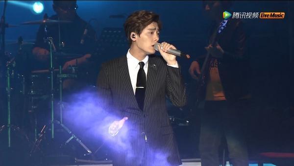 李易峰当快递员 男神也曾有心酸过往