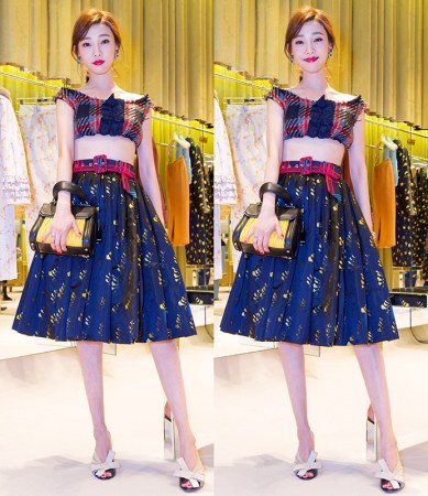 白百何31岁生日晒妈妈照片 母女被赞“姐妹花”