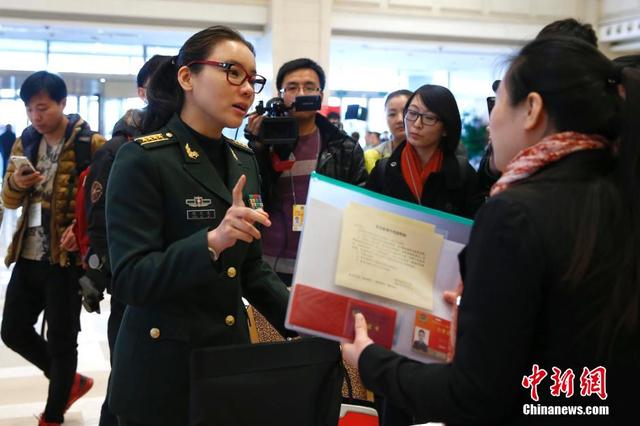 文艺界政协委员报到 提涉毒艺人称“同仇敌忾”