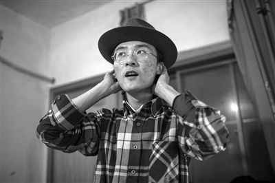 “任性”高材生留校当保安 专业成绩曾第二