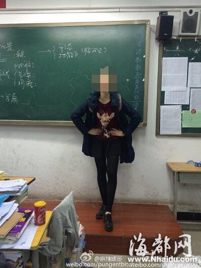 “叉腰姐”爆红千年一个拍照姿势