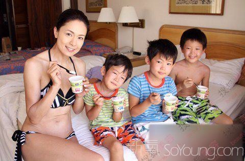 40多岁却面如少女的日本“美魔女”~~她们如何保养？（其中一位的保养秘笈是吃大蒜！！）