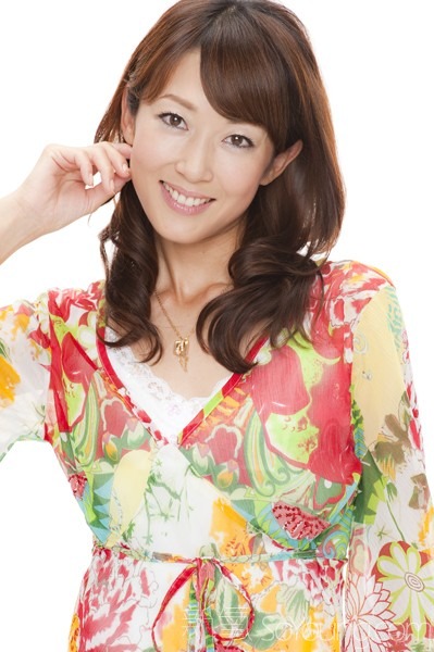 40多岁却面如少女的日本“美魔女”~~她们如何保养？（其中一位的保养秘笈是吃大蒜！！）