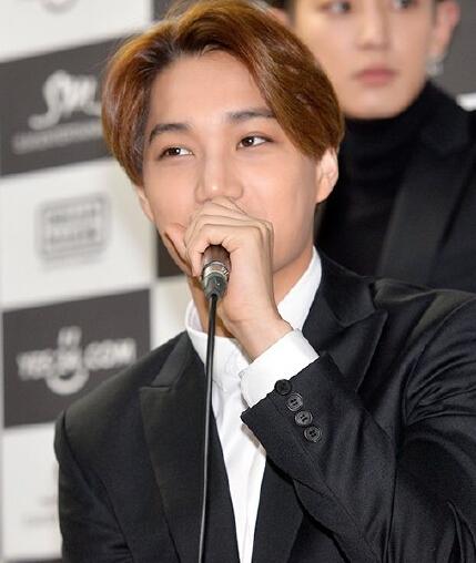 exo二巡演唱会KAI彩排受伤或成脑震荡 exo新歌2015Call me baby