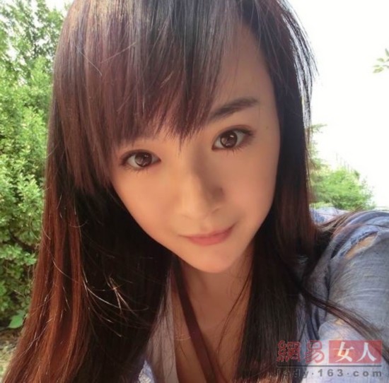 北影学霸校花李依伊海量私照 清纯搞怪完胜唐嫣杨幂