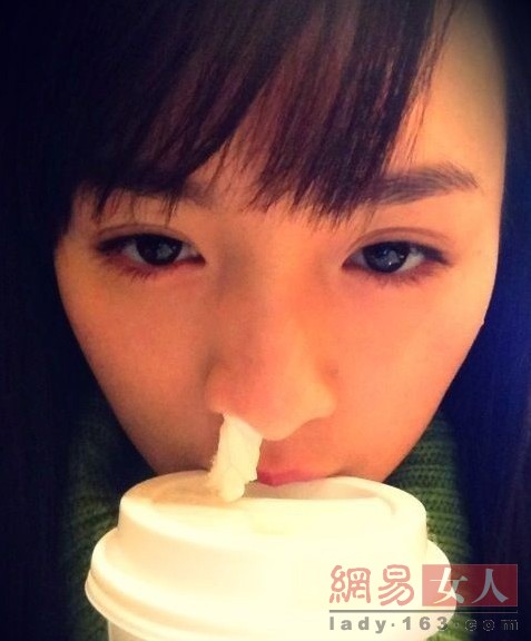 北影学霸校花李依伊海量私照 清纯搞怪完胜唐嫣杨幂