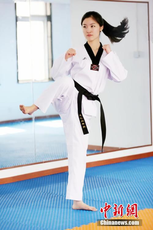 苏州女警花颜值爆表 是女神也是女汉子!