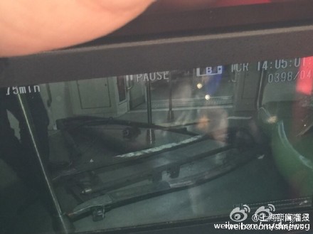 上海地铁2号线故障：车体遭撞击 乘客沿隧道撤离(图)