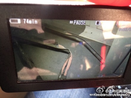 上海地铁2号线故障：车体遭撞击 乘客沿隧道撤离(图)