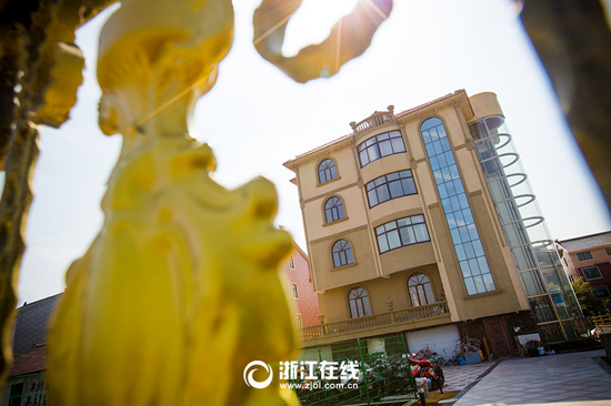 浙江土豪建农居房 有观光电梯游泳池