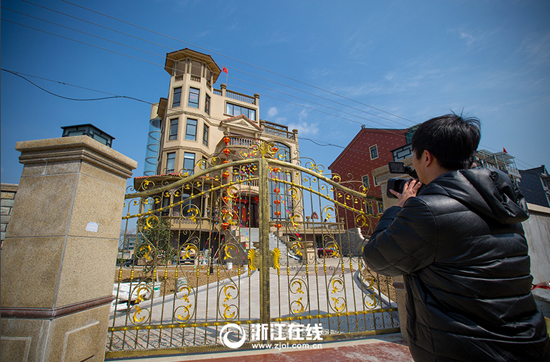 浙江土豪建农居房 有观光电梯游泳池