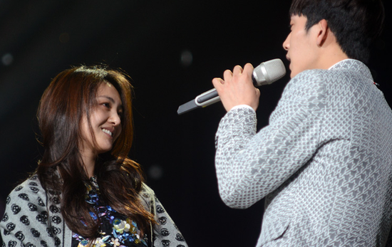 井柏然郑爽含情脉脉（资料图）