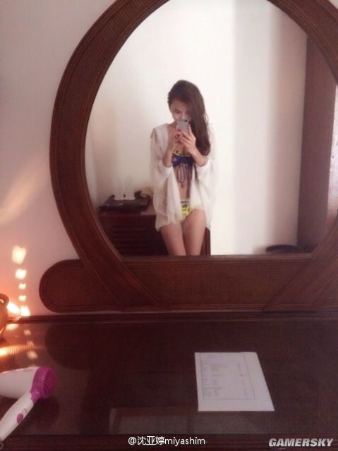 曝王思聪女友沈亚婷与王思聪一同回京 现任女友沈亚婷私照曝光