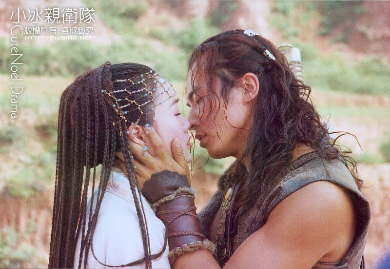 人妻梁小冰拍戏真空上阵 儿子吐槽：后背很脏