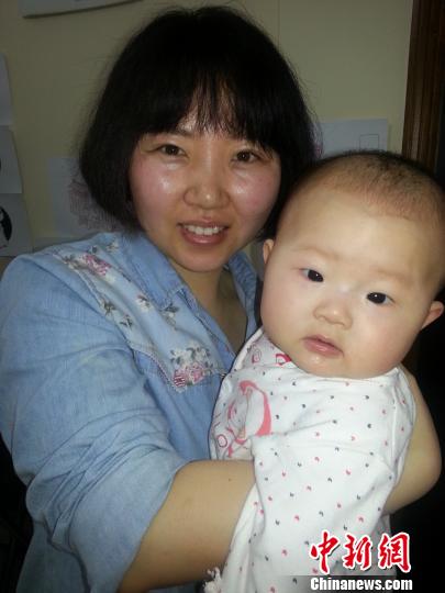 内蒙古85后妈妈手绘“顺产日记”漫画传授生育经