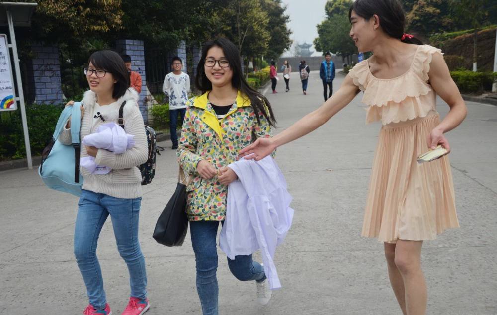 四川<a href='http://www.bjxxg.cn/baby/huli/' target='_blank'><u>护理</u></a>专业大学男扮女装创业卖卫生巾 月销售过万元