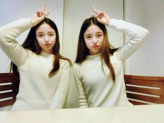 最美双胞胎姐妹校花走红 众网友膜拜被其征服