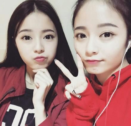 最美双胞胎姐妹校花走红 众网友膜拜被其征服