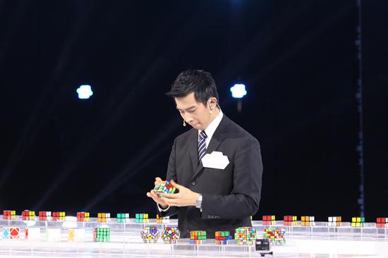 最强大脑中日结果惊心动魄 日本九岁“小魔女”征服全场【组图】