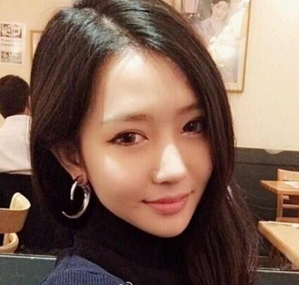 越南最美的<a href='http://www.bjxxg.cn/health/liangxing/' target='_blank'><u>女人</u></a>系青岛女孩 清纯素颜照曝光