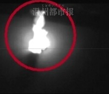 23岁少女充电时玩手机死亡 提醒：手机一充充一夜很危险