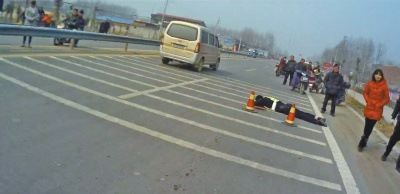 又见疯狂司机!河南无证司机拖行协警20余米致其重伤