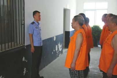 浙大学霸出身富商家庭放弃千万家业当警察 拒绝父亲50万买车