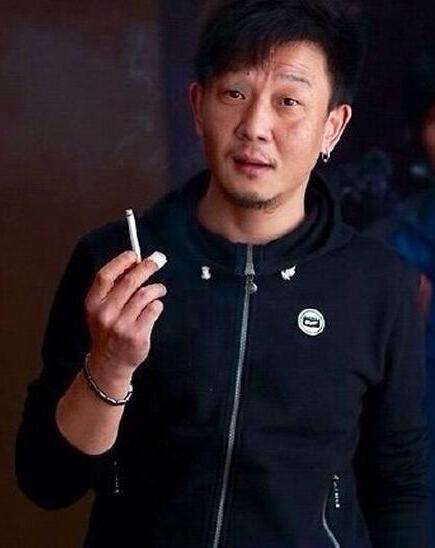 导演李晓自尽离世年仅42岁 众星悼念：心里一疼何必如此