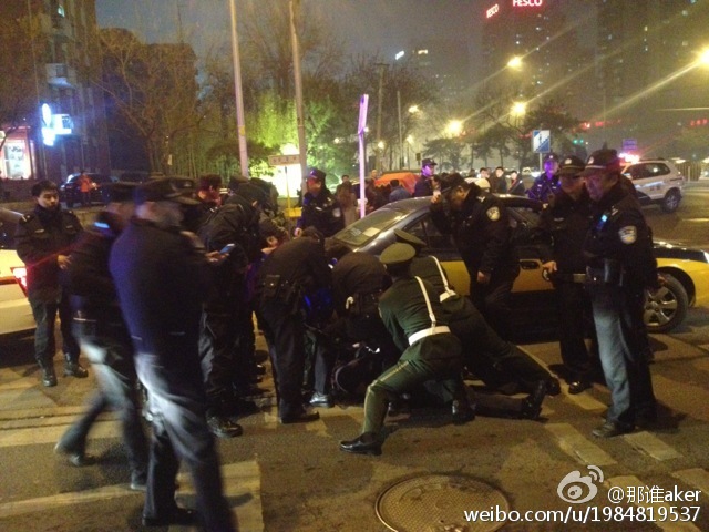 王府井发生持枪抢劫案 劫匪被捕