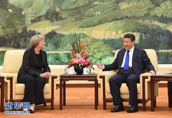 习近平会见哈佛大学校长福斯特