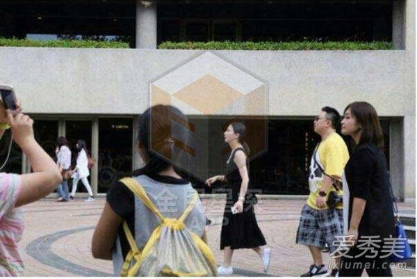 熊乃瑾与杜淳同游澳大利亚 同在商店试衣疑似恋情曝光