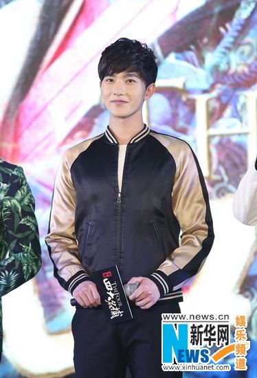 《少年四大名捕》发布会 杨洋与陈伟霆隔空斗舞