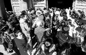 故宫禁用自拍杆 故宫建议狭窄区域尽量不用自拍杆