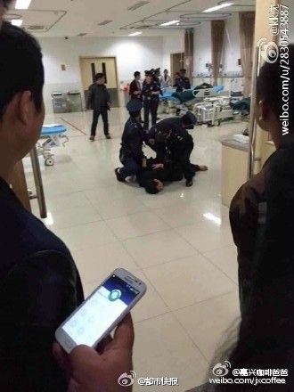 浙江海盐县人民医院发生枪击事件 持枪打伤在一旁挂盐水的老伯