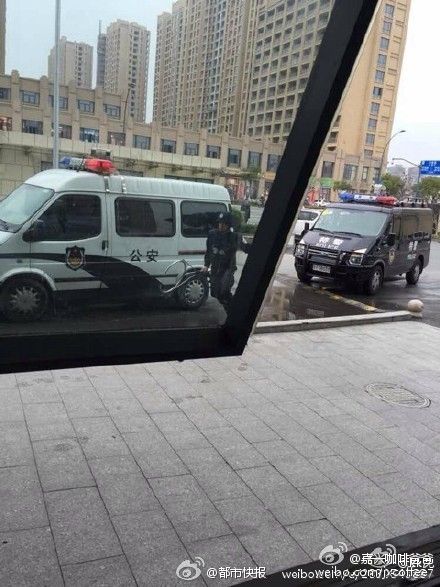 浙江海盐县人民医院发生枪击事件 持枪打伤在一旁挂盐水的老伯