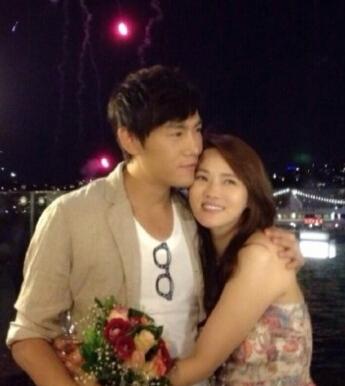 网曝伊能静秦昊现身泰国 疑似为婚礼做准备